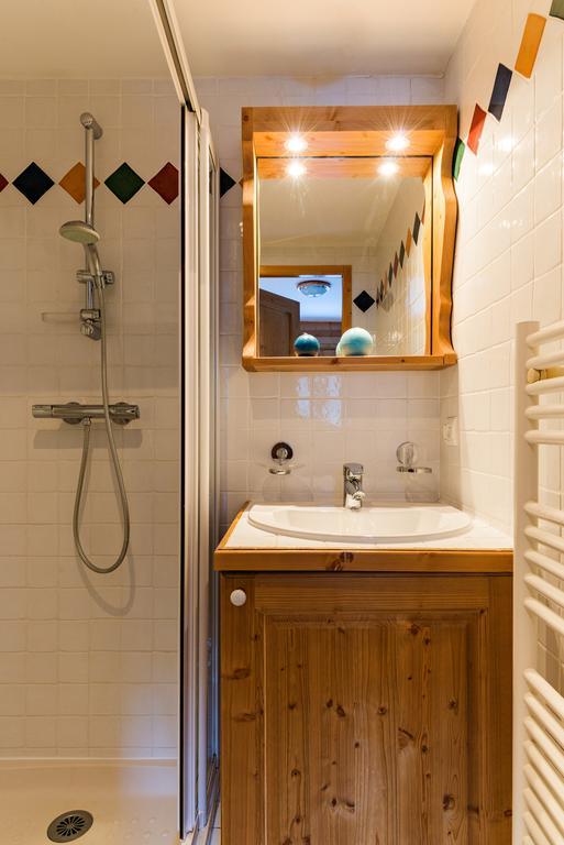 Travelski Home Premium - Residence Le Hameau Du Rocher Blanc Saint-Chaffrey Exteriör bild