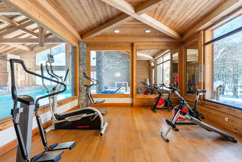 Travelski Home Premium - Residence Le Hameau Du Rocher Blanc Saint-Chaffrey Exteriör bild